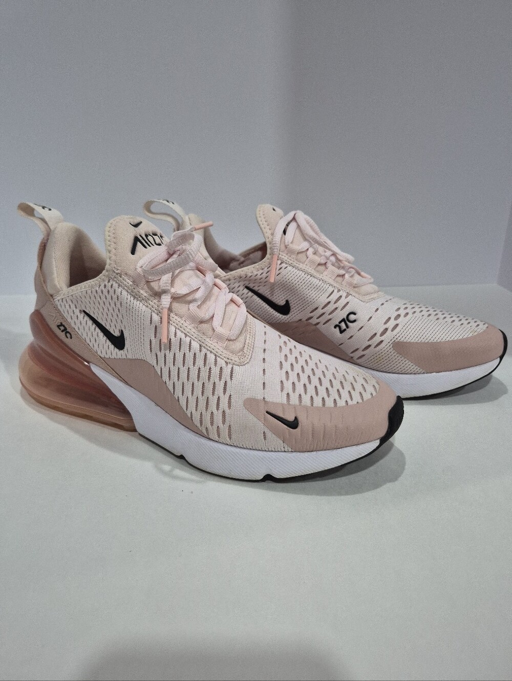 Nike Women's Air Max 270 Light Soft Pink Size 9